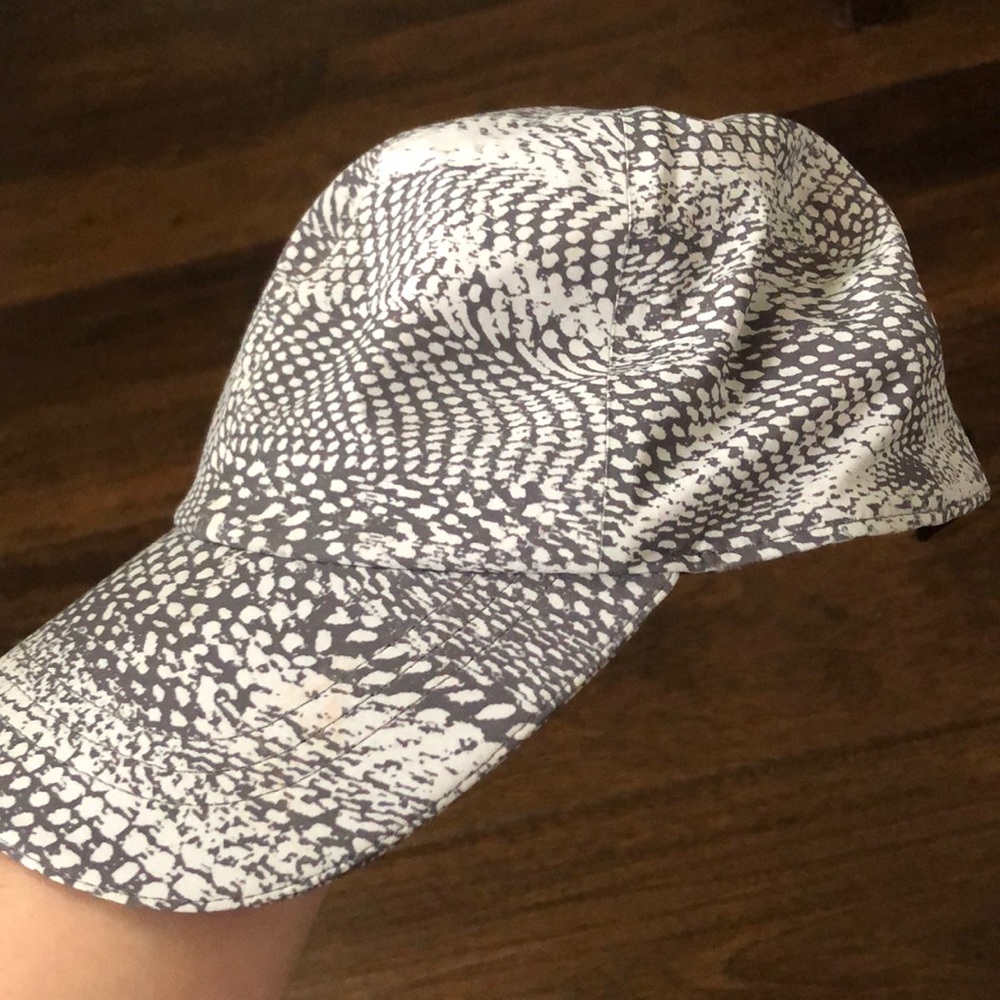 Lululemon hat